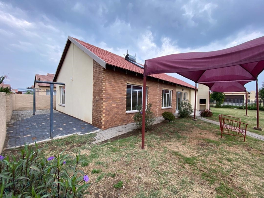 To Let 3 Bedroom Property for Rent in Waterkloof Hill Estate North West